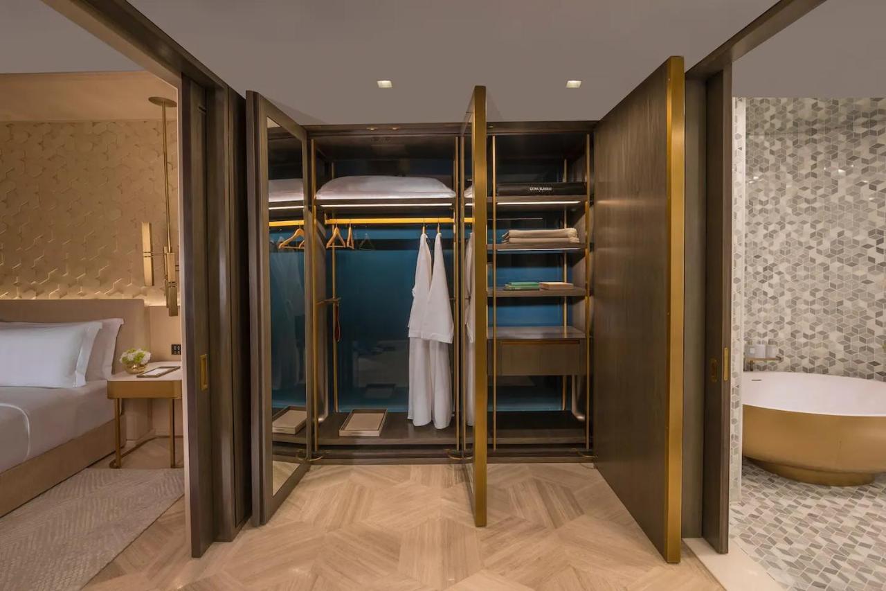 Five Palm Jumeirah Apartment *
