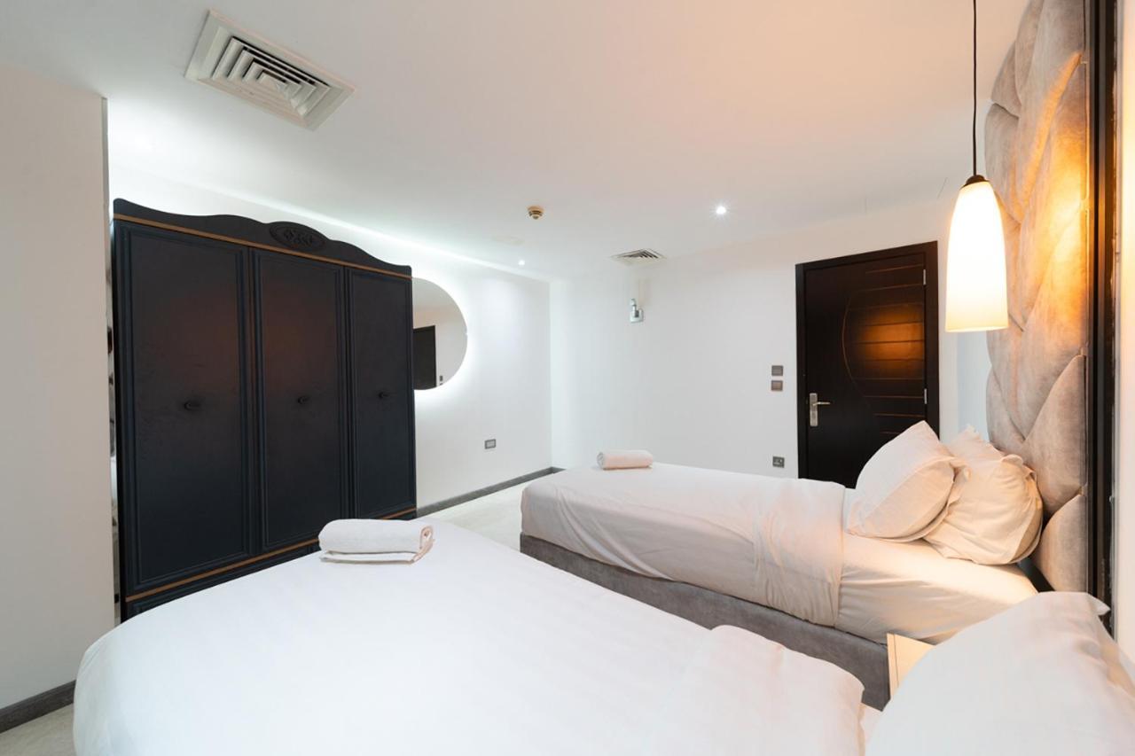 6 Bedrooms In The Main Jbr Walk *