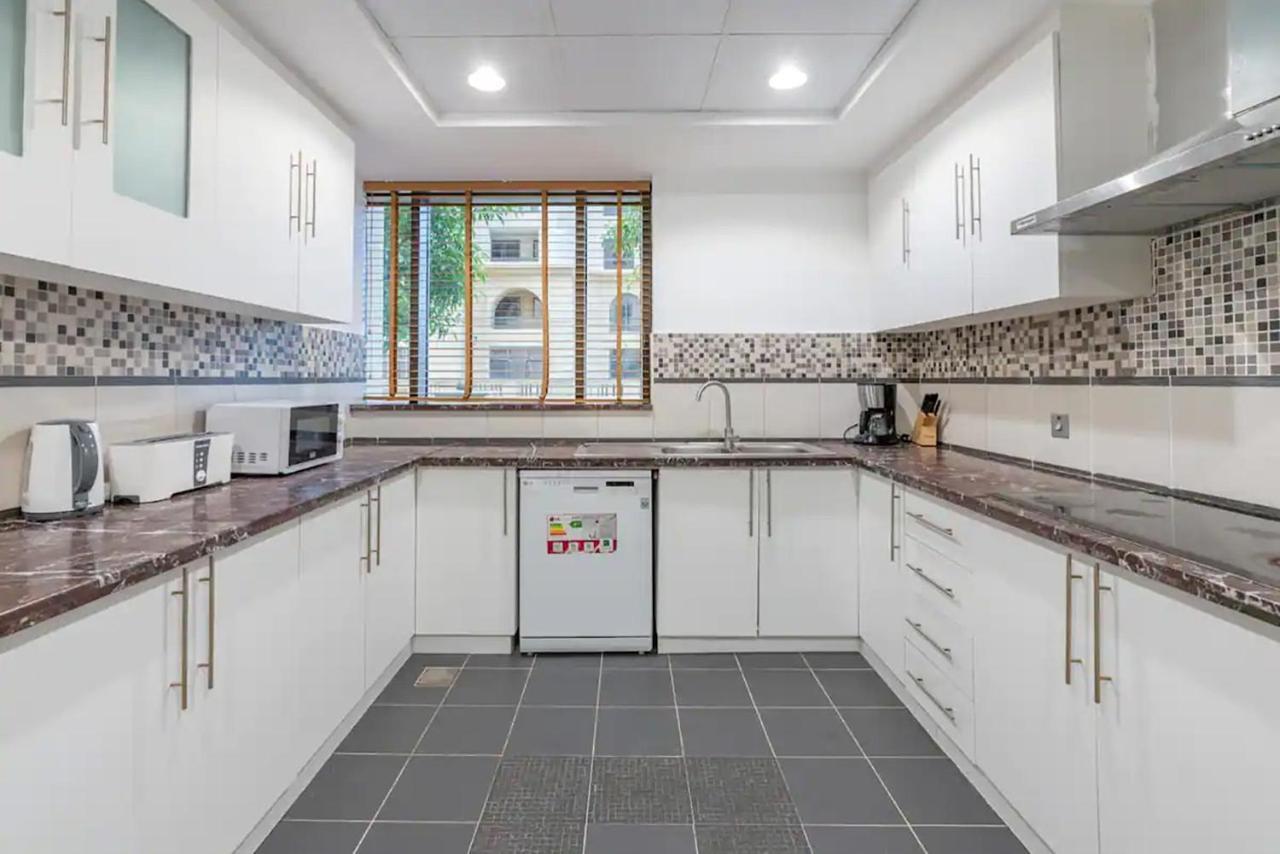 Holiday home 6 Bedrooms In The Main Jbr Walk