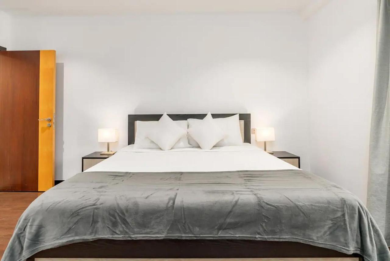 6 Bedrooms In The Main Jbr Walk Holiday home
