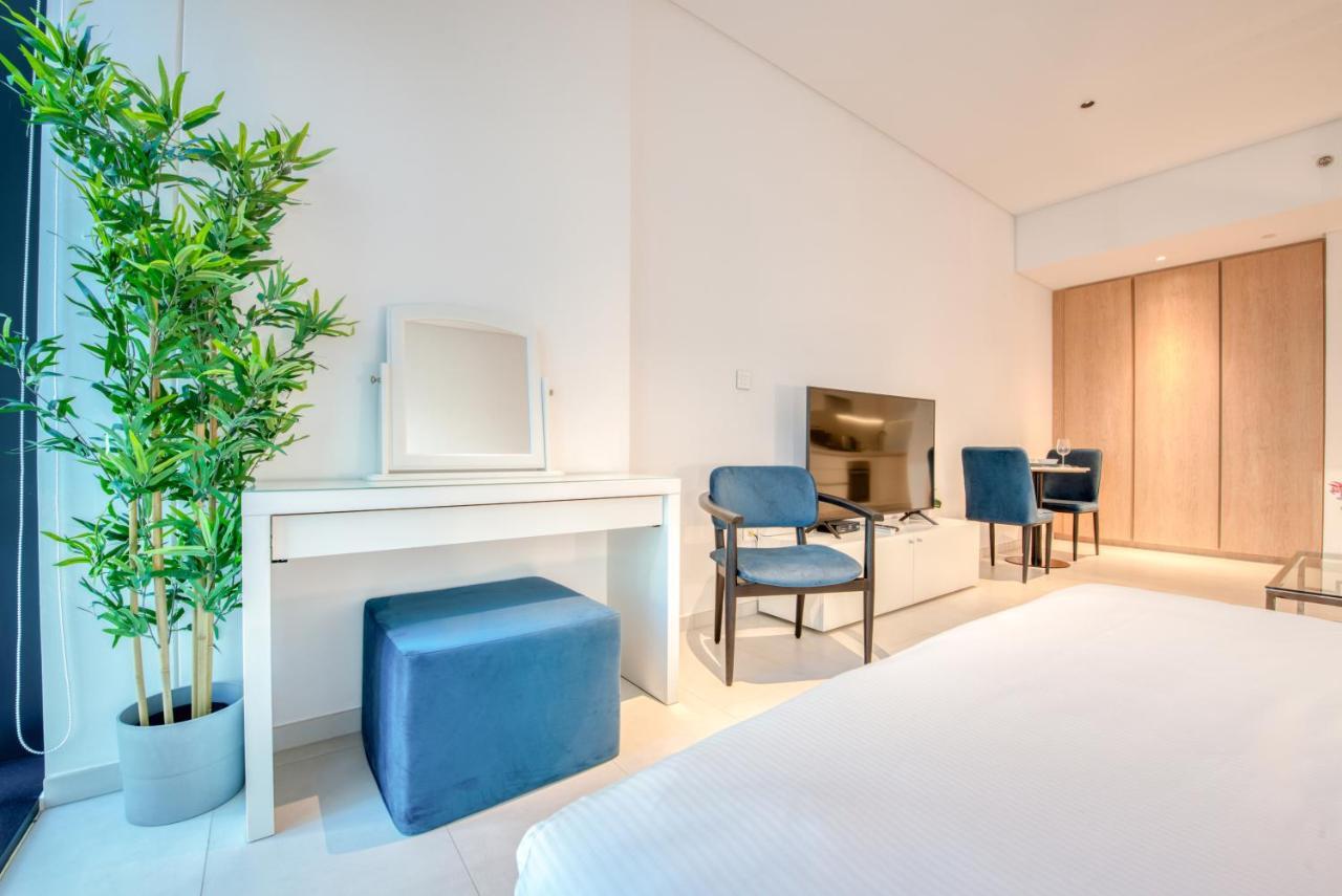 Maison Privee - Luxury, Spacious, Modern Near Burj Khalifa And Canal Apartment Dubai