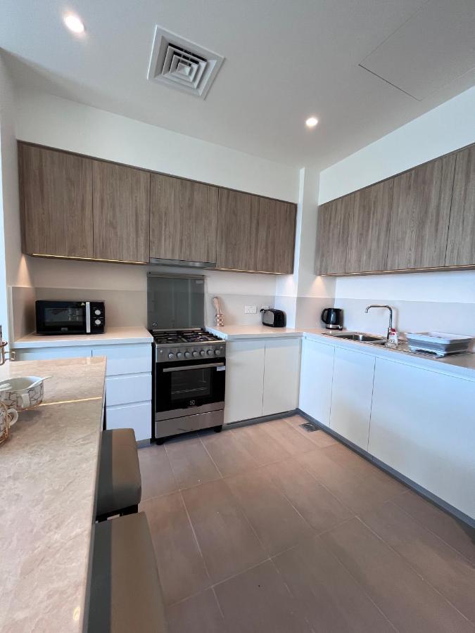 Exquisite 2bdr Apartment, Park Ridge Executive Residences, Hills