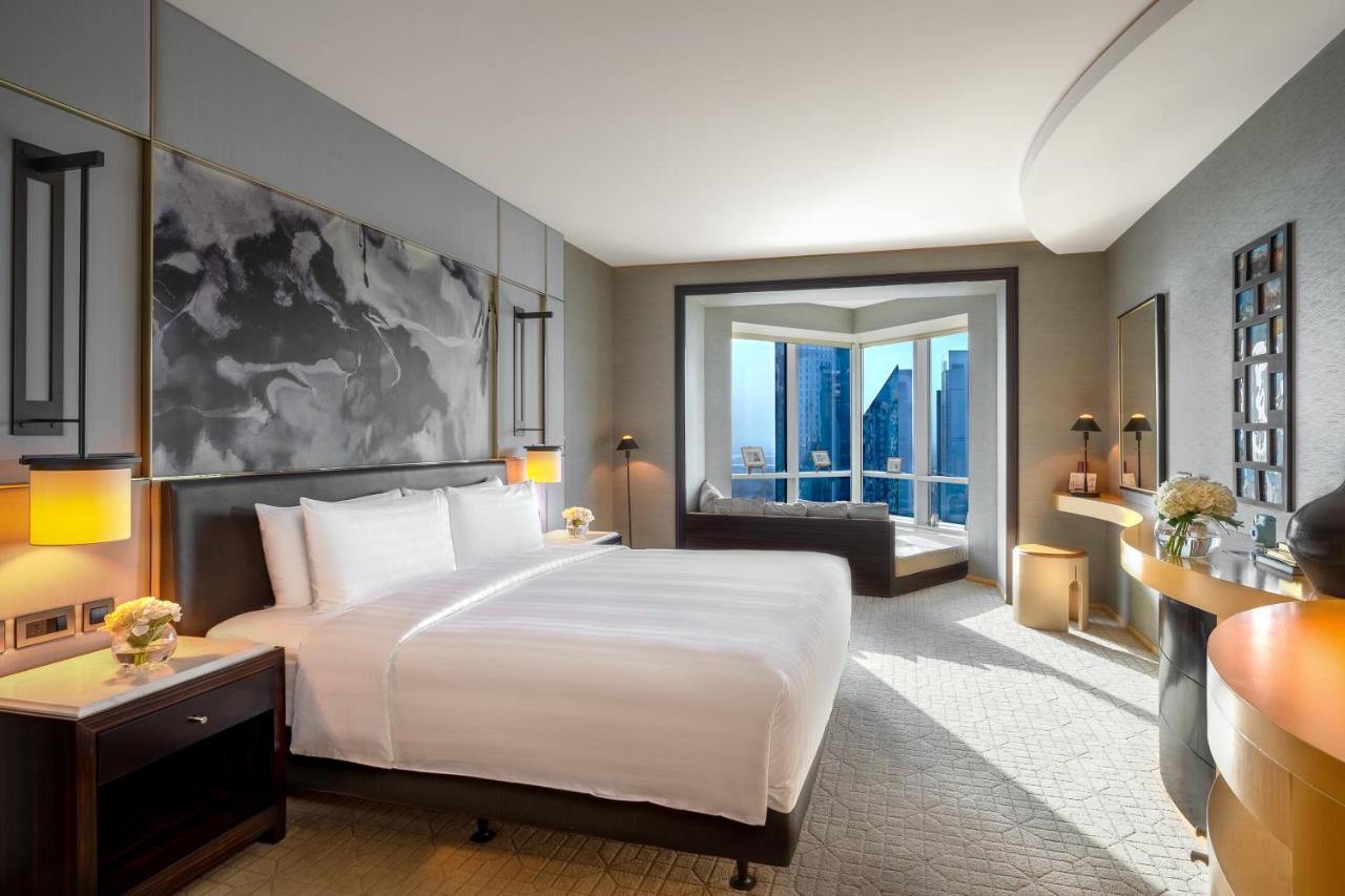 Shangri-la Hotel 5*