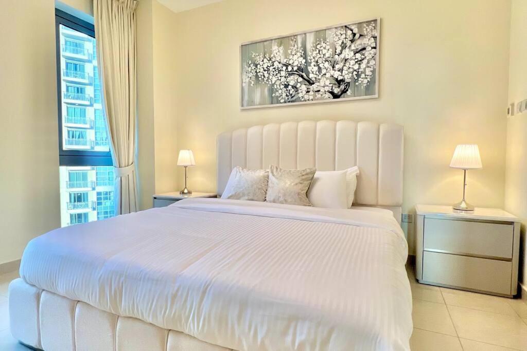 Apartment In Downtown Dubai, 3min Walk To Burj Khalifa & Mall *
