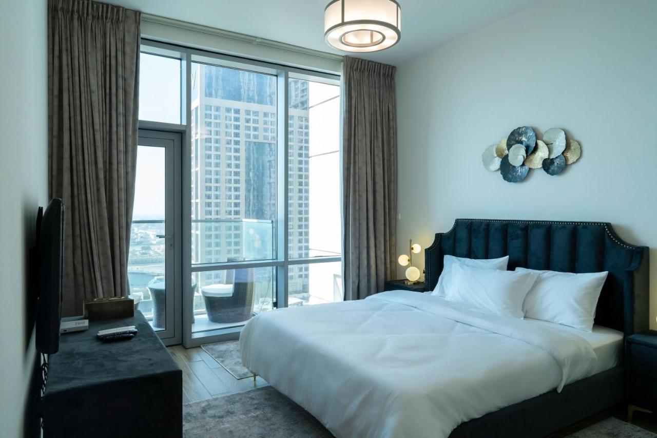 Apartment Brand New 2br With Full Sea & Canal View Dubai