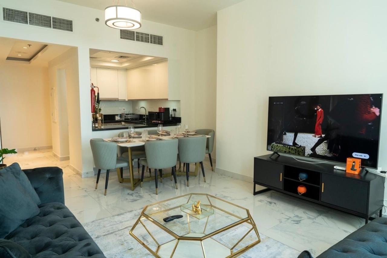Apartment Brand New 2br With Full Sea & Canal View Dubai
