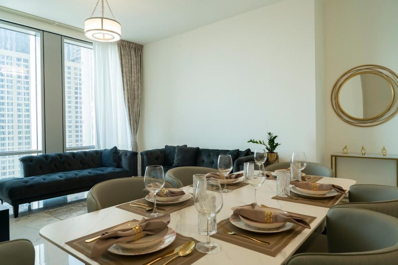Apartment Brand New 2br With Full Sea & Canal View Dubai