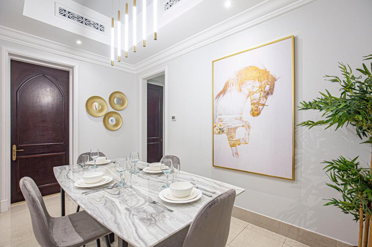 Luxurious 1 Bed -connected To Mall Apartment *