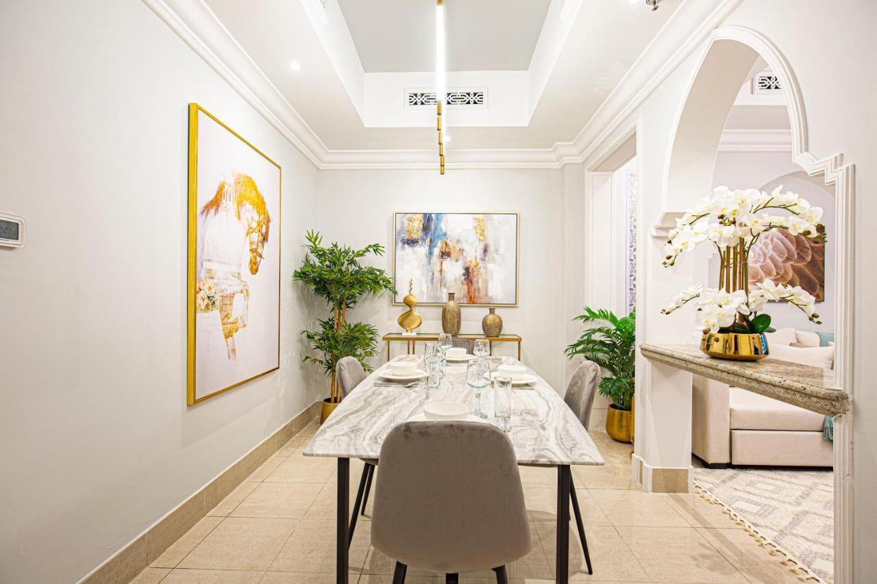 Luxurious 1 Bed -connected To Mall Apartment Dubai