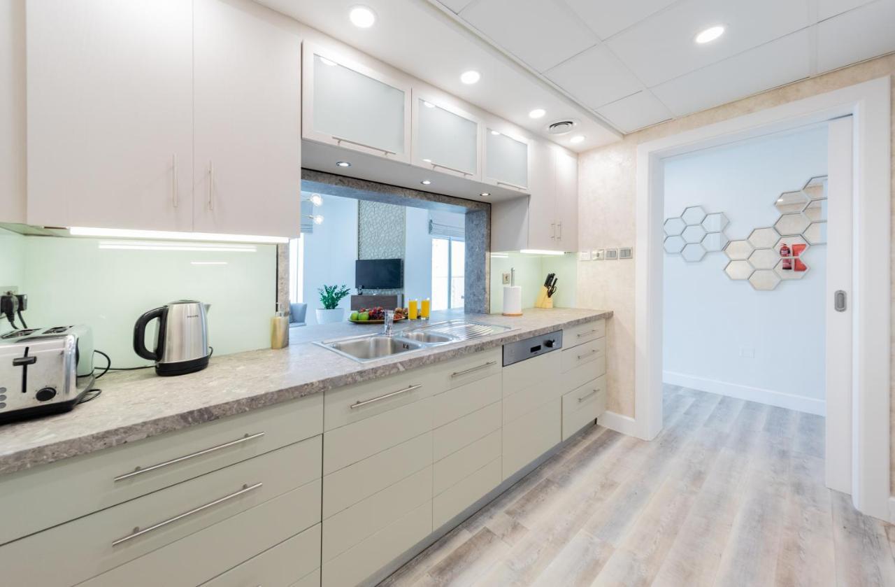 Apartment Boutique Living - Burj Views - Renovated