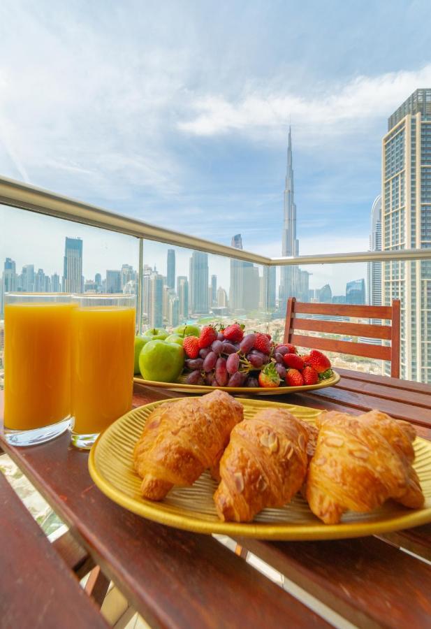 Boutique Living - Burj Views - Renovated Apartment
