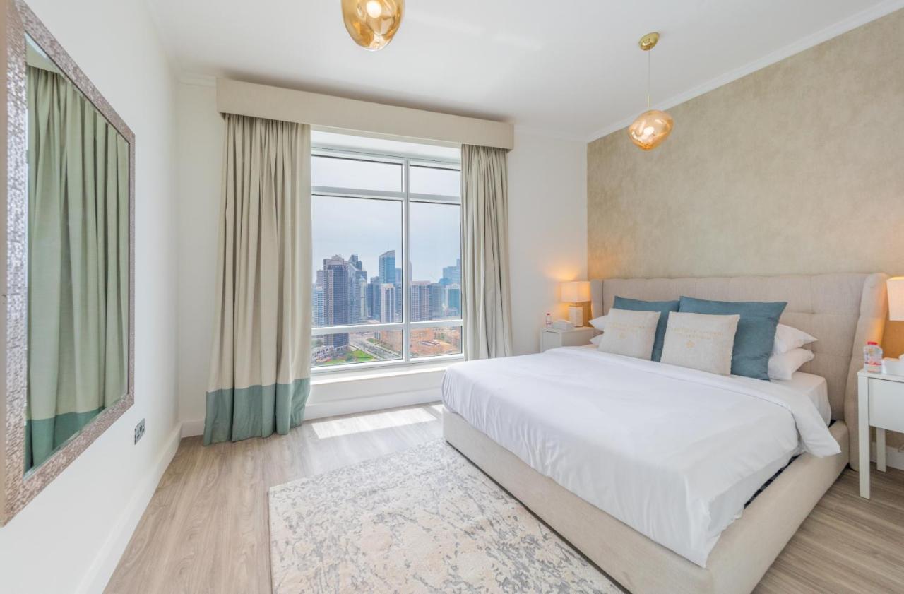 Boutique Living - Burj Views - Renovated Apartment *