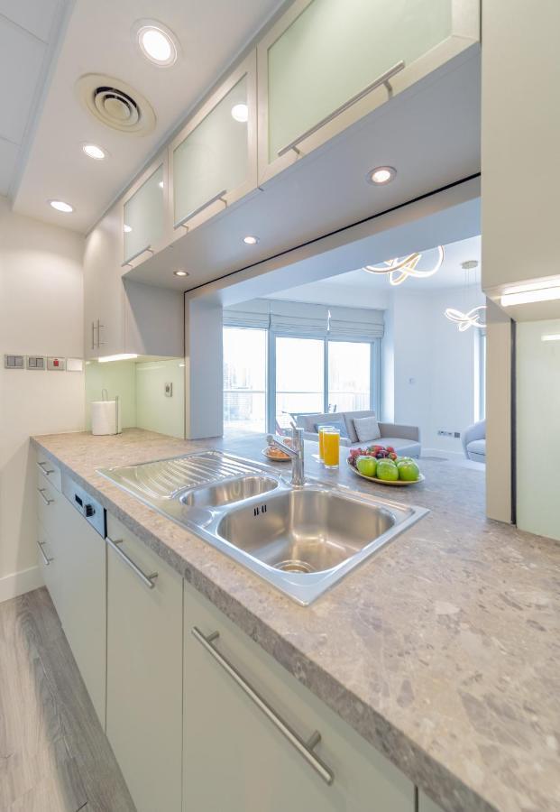Boutique Living - Burj Views - Renovated Apartment