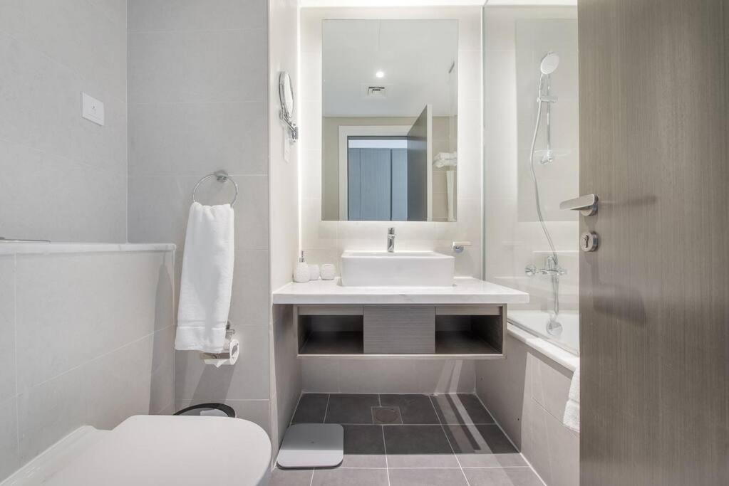 Upscale 1 Bed In Business Bay-suiteable Dubai