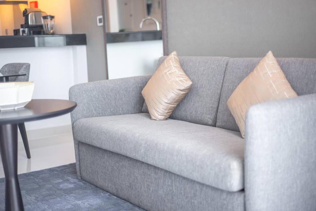 Upscale 1 Bed In Business Bay-suiteable Apartment Dubai