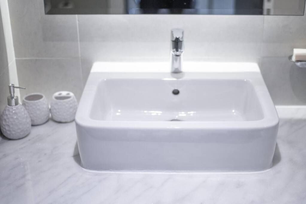 Upscale 1 Bed In Business Bay-suiteable