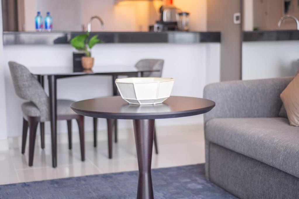 Upscale 1 Bed In Business Bay-suiteable * Dubai