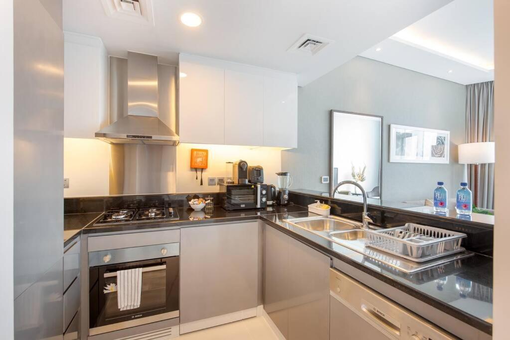 Apartment Upscale 1 Bed In Business Bay-suiteable *