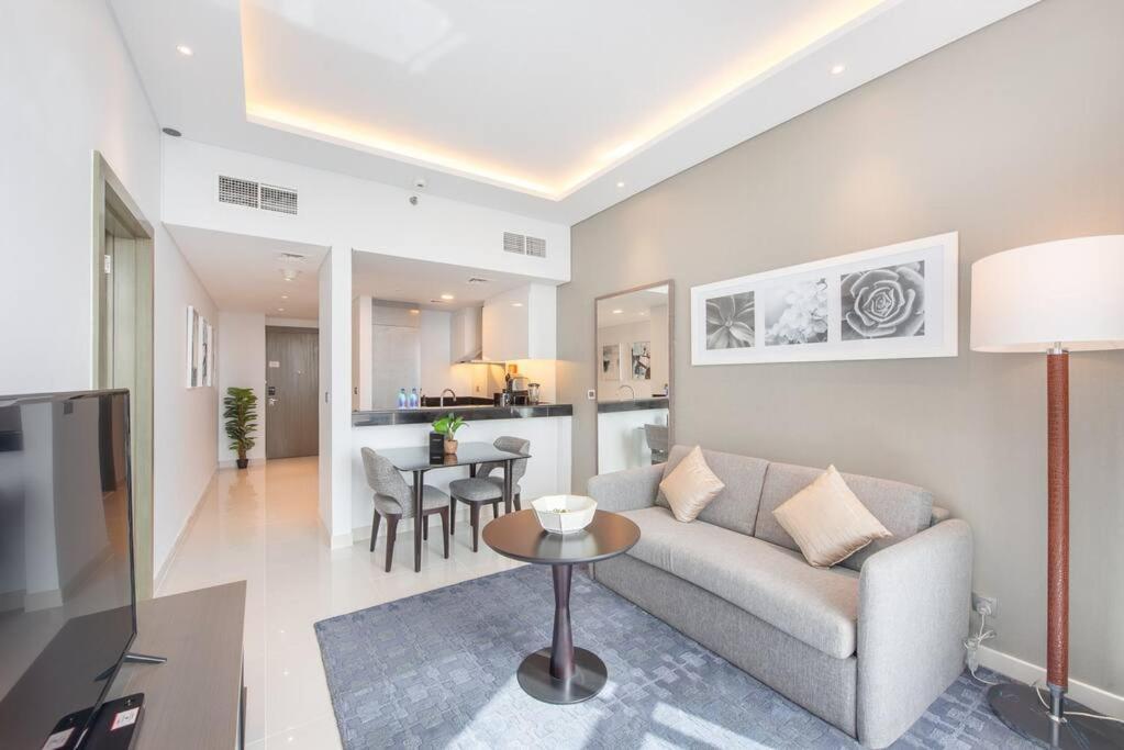 Apartment Upscale 1 Bed In Business Bay-suiteable Dubai
