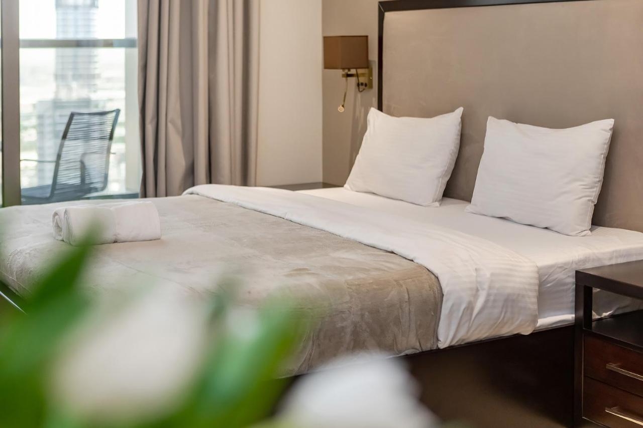 Beautiful In Elite Downtown Apartment *