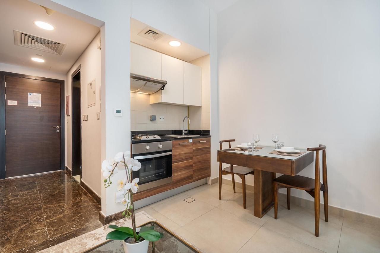 Apartment Elegant Studio Sparkle Tower Jbr By Suiteable