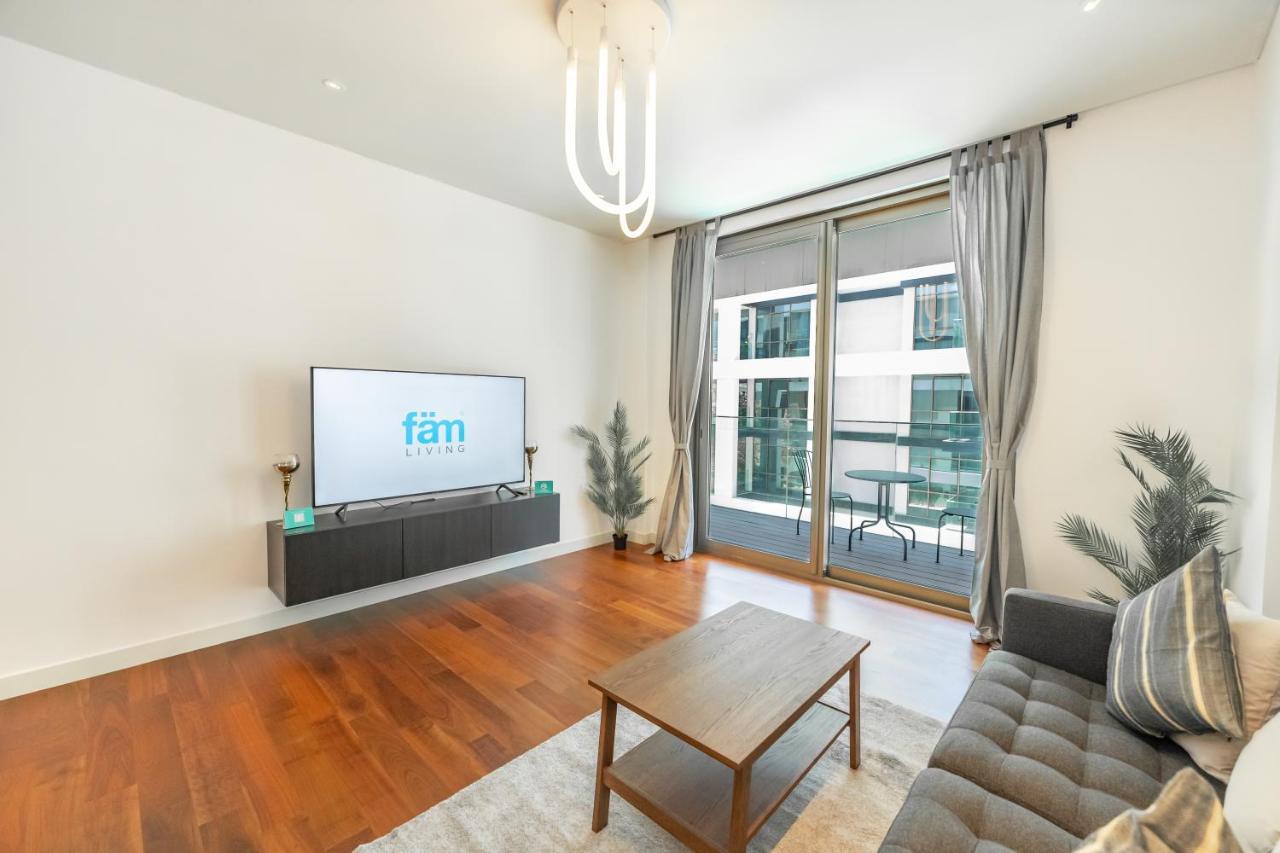 Fam Living - Walk - Urban Staycations *