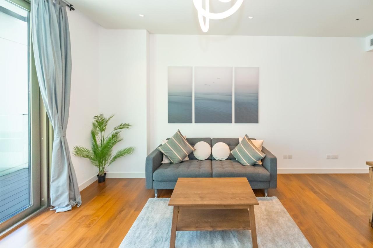 Fam Living - Walk - Urban Staycations *