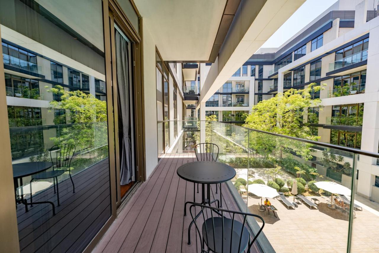 Fam Living - Walk - Urban Staycations * Dubai