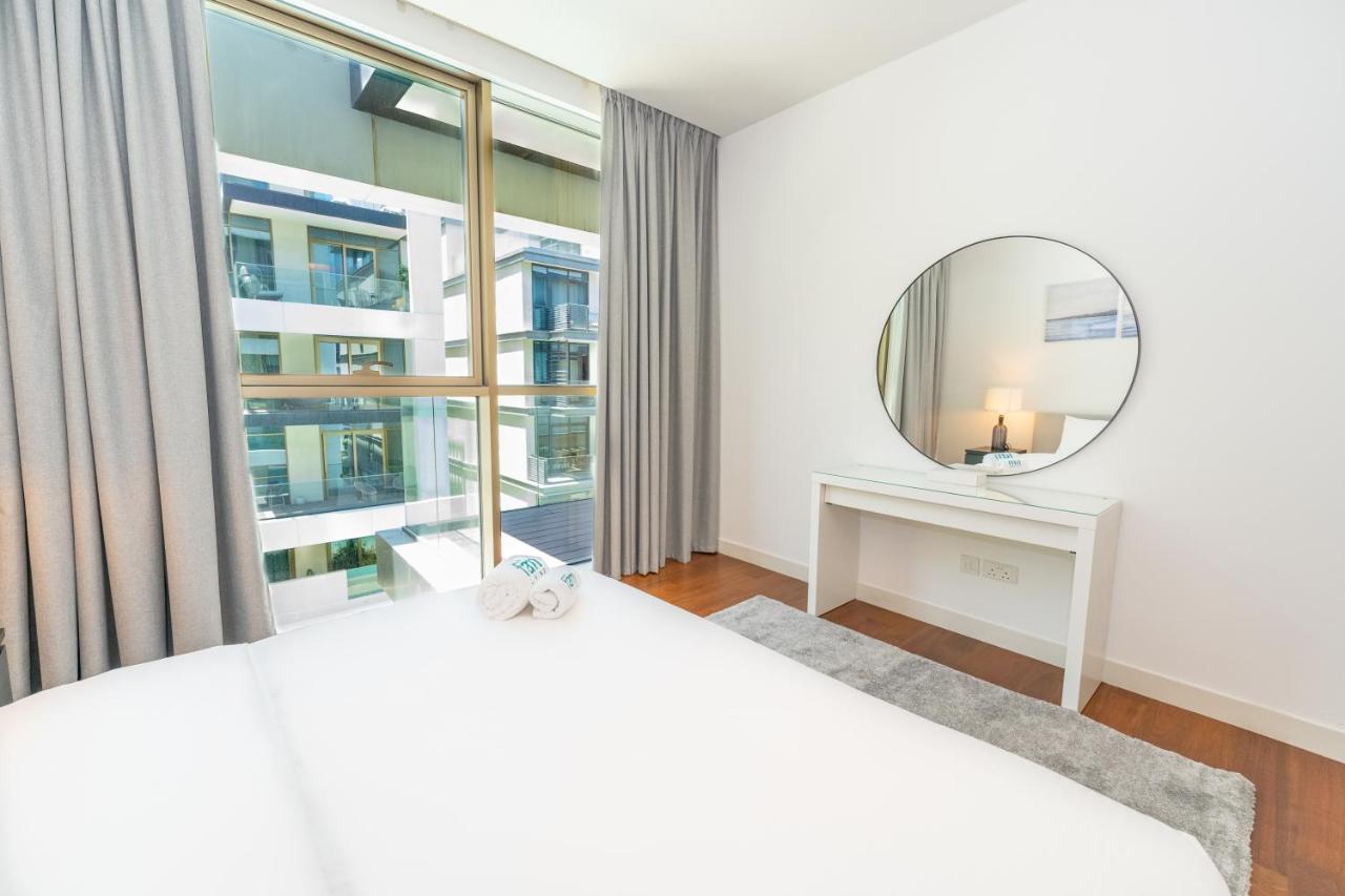 Fam Living - Walk - Urban Staycations Apartment *