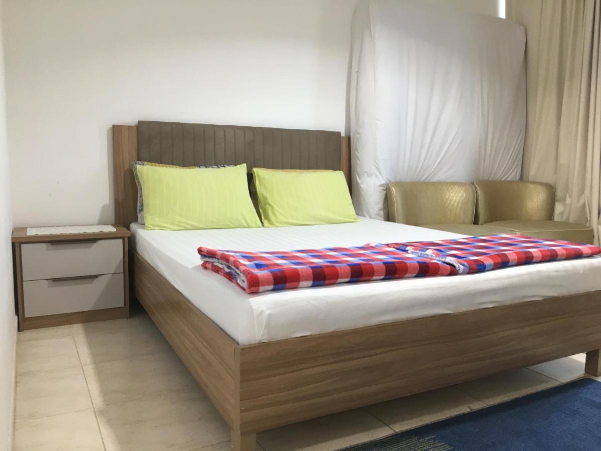 Octavius Holiday Homes, Spacious 2 Bedroom Apartment, Skyline & Burj Khalifa View * Dubai