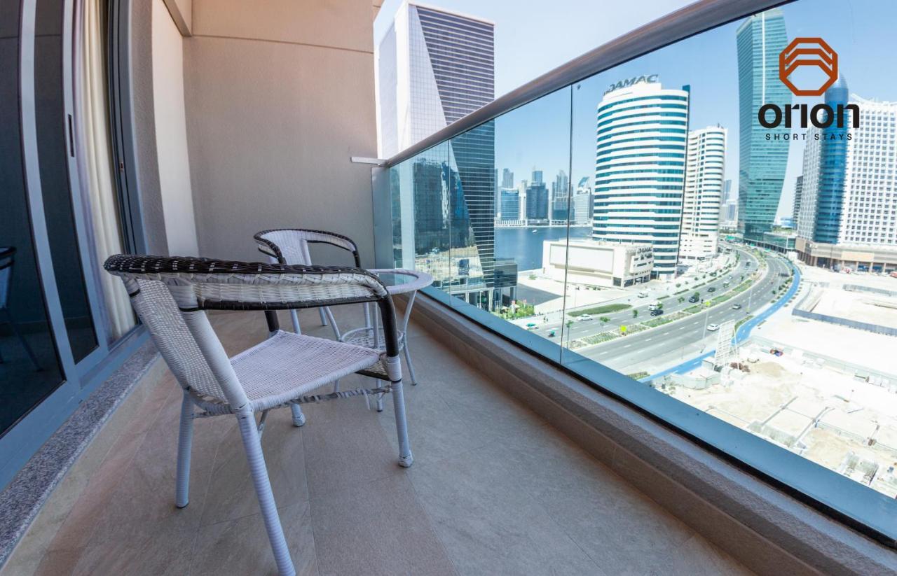 Apartment Canal View Studio: Mall Proximity & Luxury Amenities Dubai