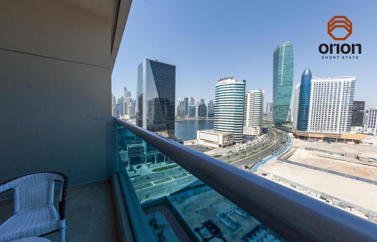Apartment Canal View Studio: Mall Proximity & Luxury Amenities