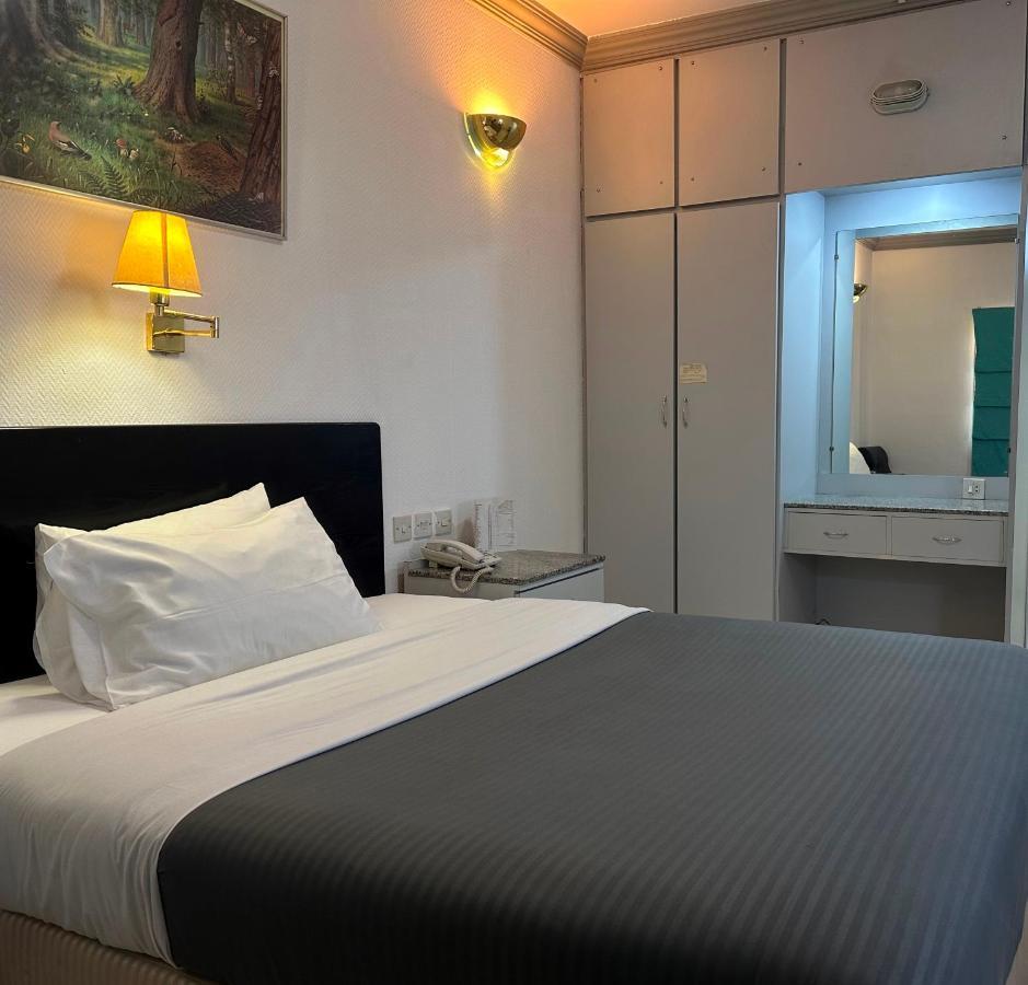 Grand Astoria Hotel 3*
