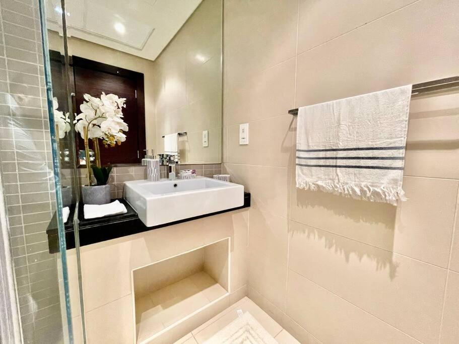 Apartment Stunning With Balcony Marina View *
