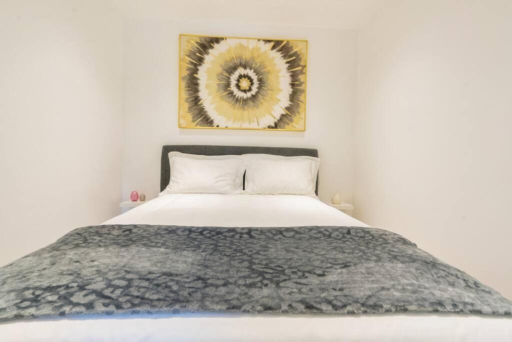 Unique 2bedroom In The Heart Of Old Downtown * Dubai
