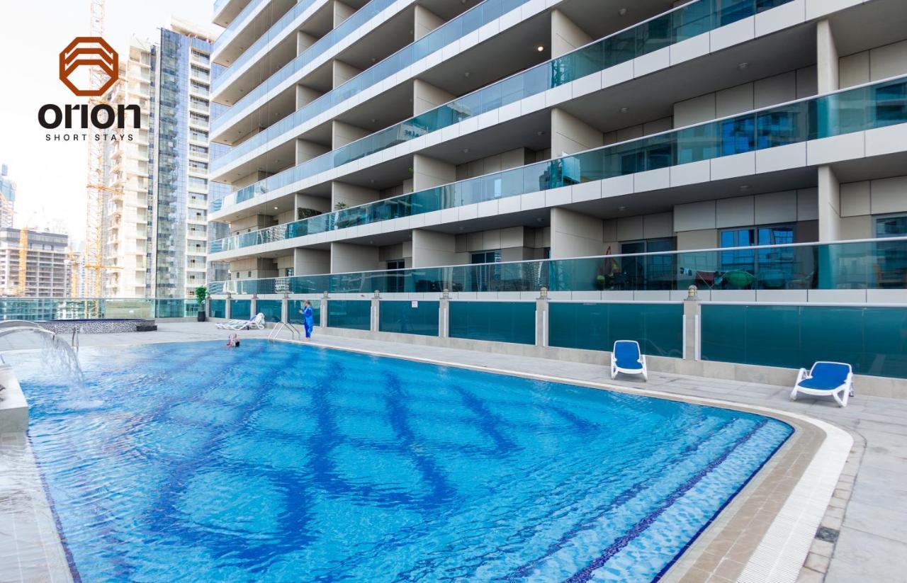 Canal View Studio: Mall Proximity & Luxury Amenities Apartment *