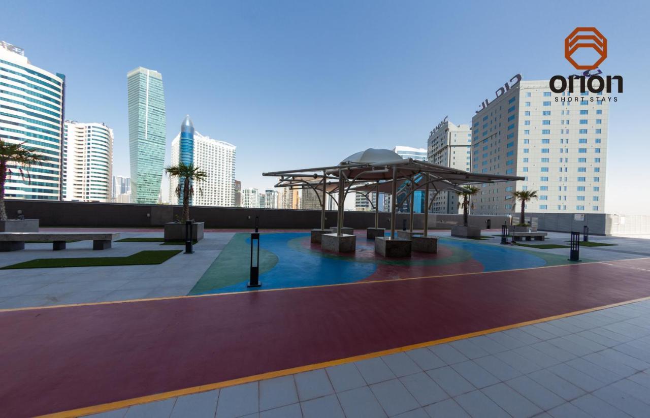 Canal View Studio: Mall Proximity & Luxury Amenities Apartment Dubai