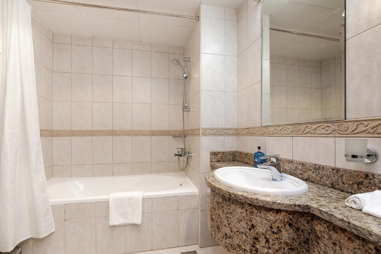 Luxury Princess Tower 1 Bedroom Brand New Furnished Apartment Dubai
