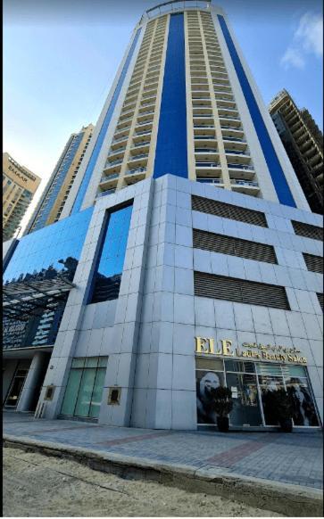 Apartment Aliving Modern In Heart Of Downtown At Burj Al Nujoom-110 *