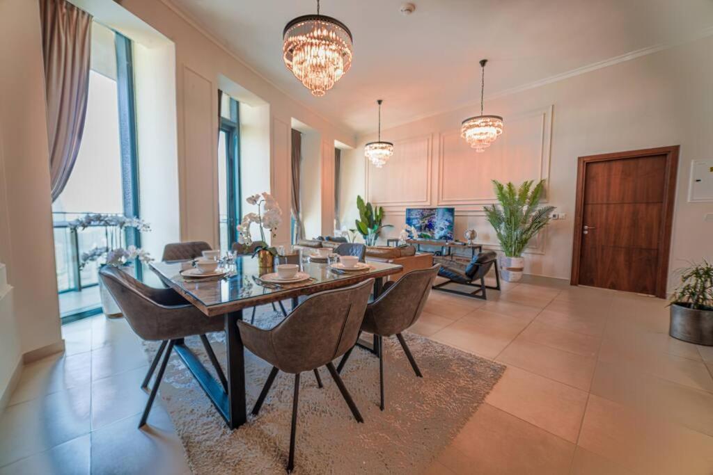 First Class 2br With Full Skyline & Sea View Apartment *