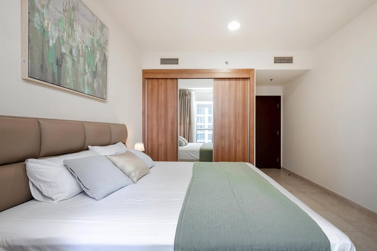 Luxury Princess Tower 1 Bedroom Brand New Furnished Apartment *