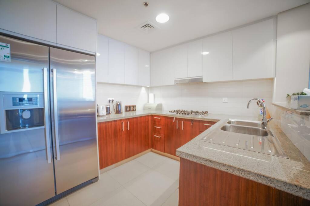 First Class 2br With Full Skyline & Sea View Apartment Dubai