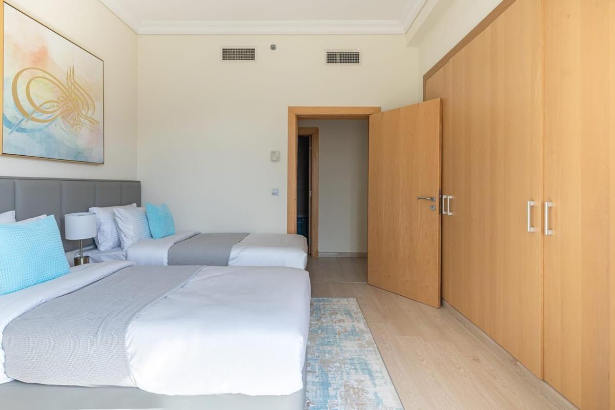 Frank Porter - Al Nabat, Shoreline 8 Apartment *