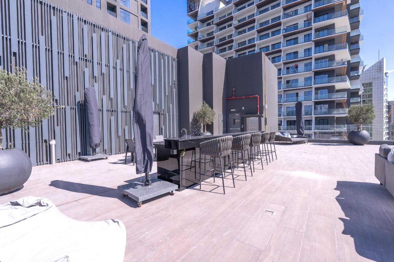 Contemporary Ranch Living With Burj Khalifa View