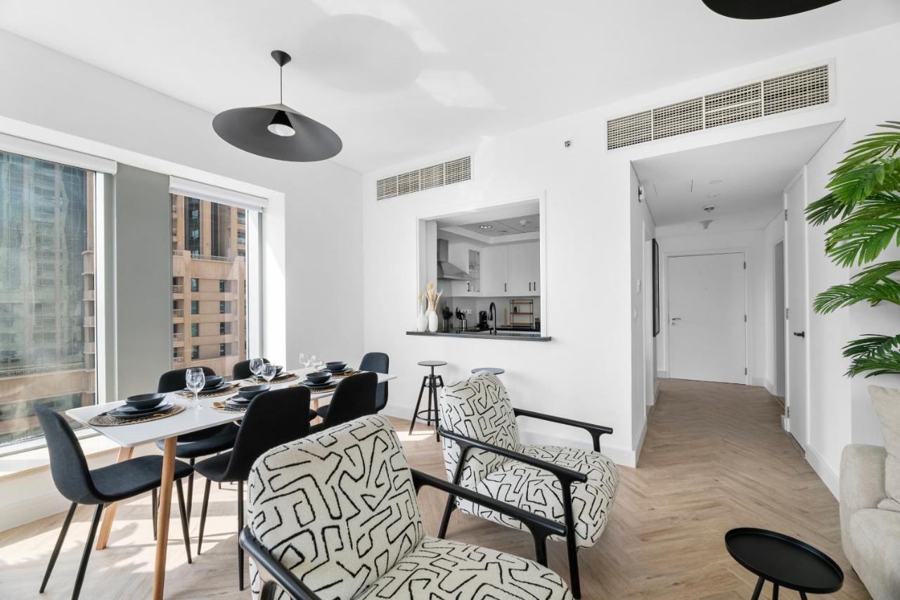Sophisticated 1bd W Incredible Burj Khalifa Views Apartment