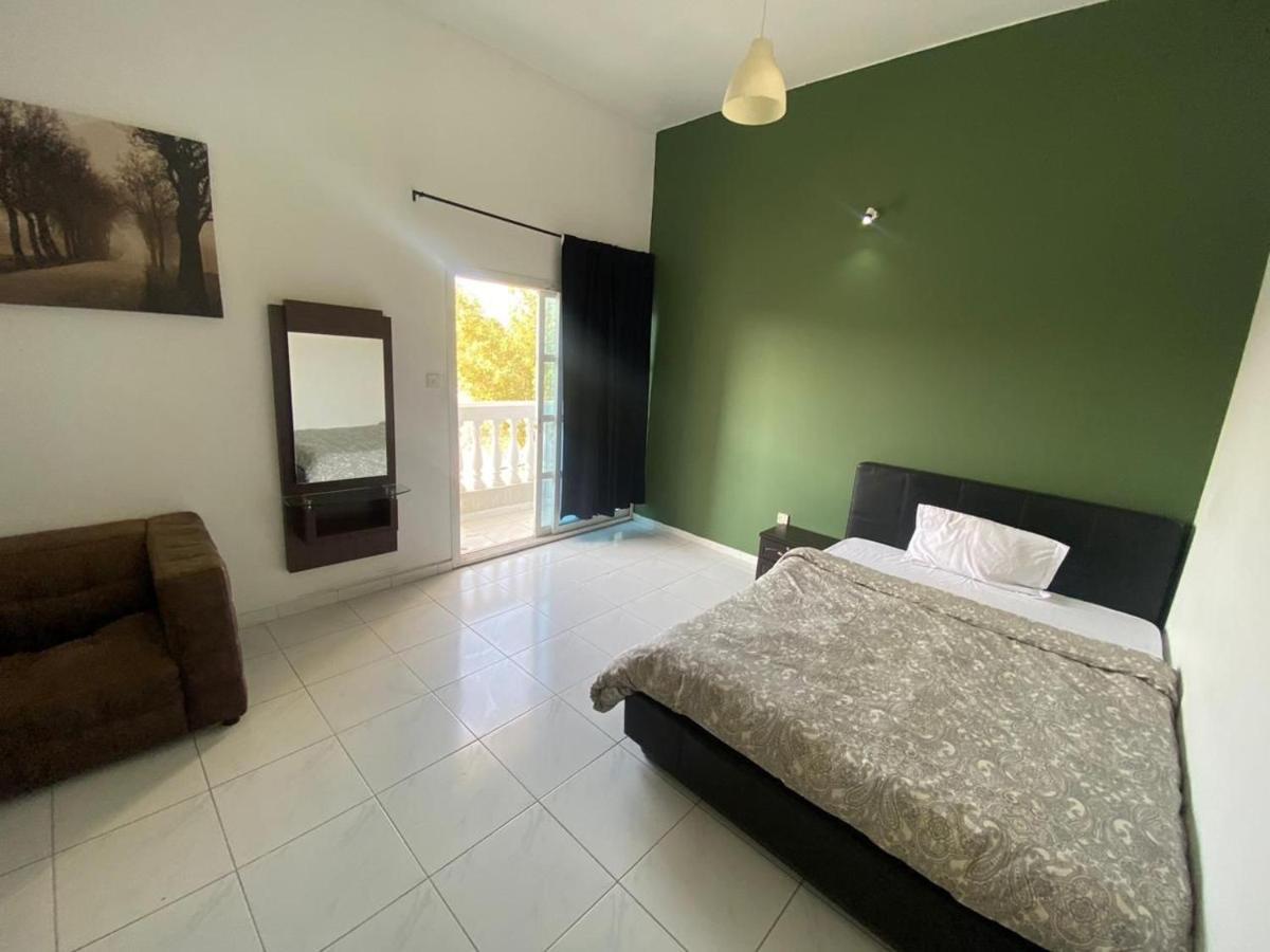 For Rent In Compound Housing Near Burj Alarab 125 * Dubai