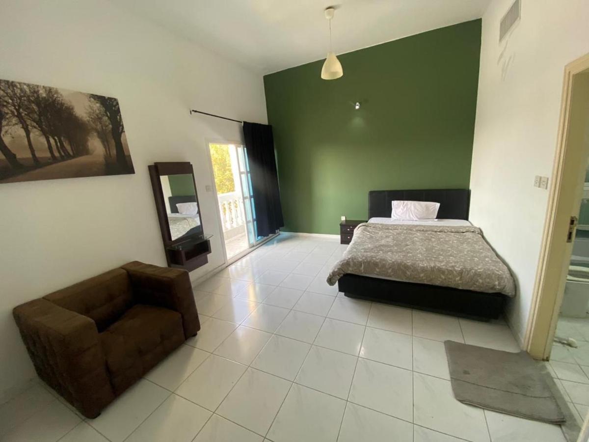 Homestay For Rent In Compound Housing Near Burj Alarab 125 *