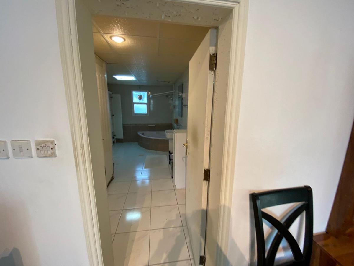 Relaxing Private In Compound Housing Near Burj Alarab 124 Homestay