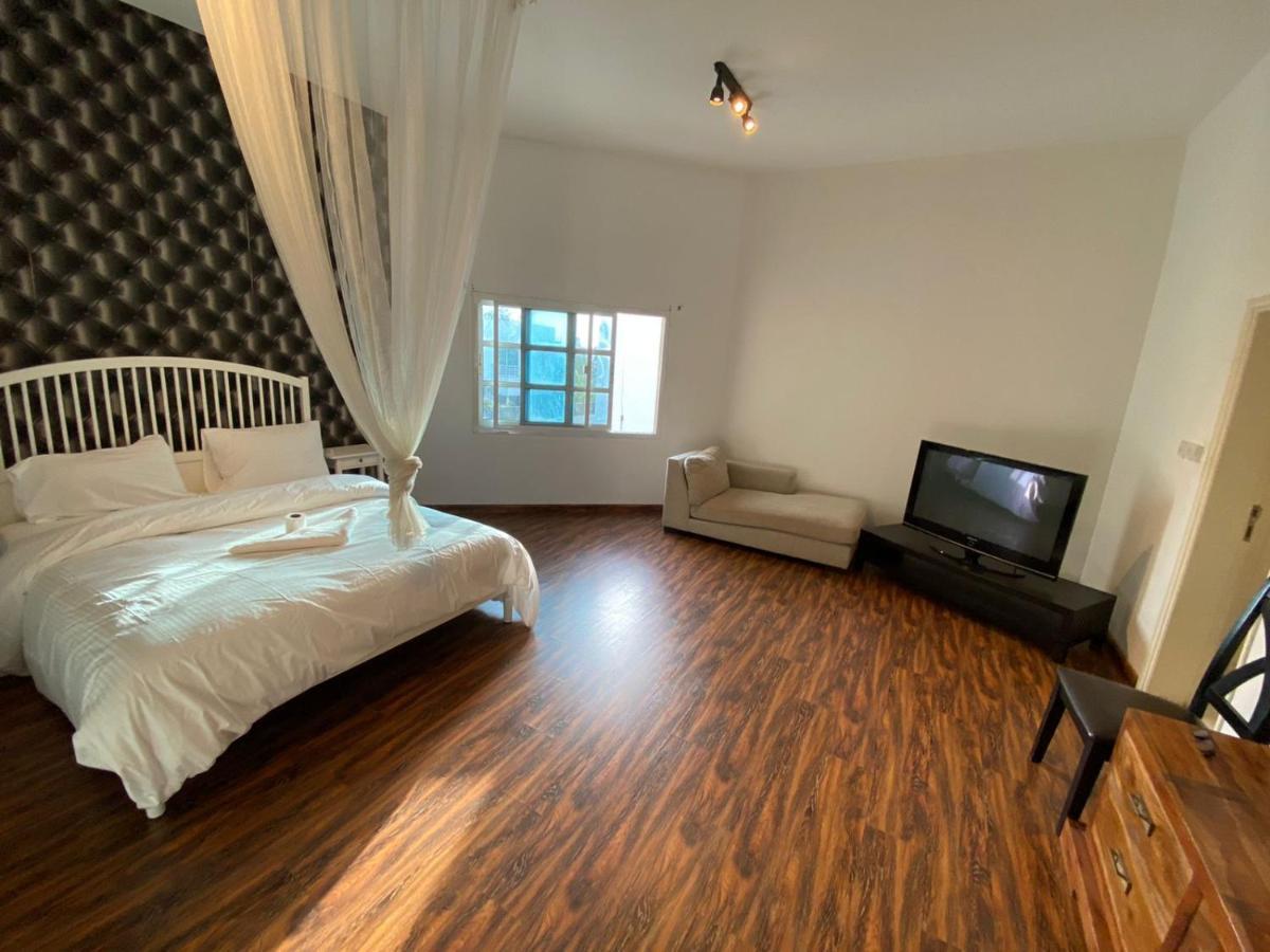 Relaxing Private In Compound Housing Near Burj Alarab 124 * Dubai