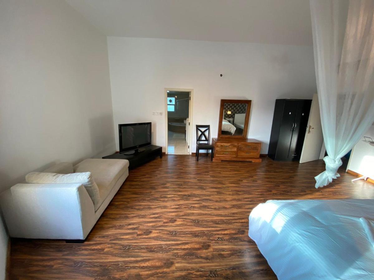 Relaxing Private In Compound Housing Near Burj Alarab 124 Homestay *